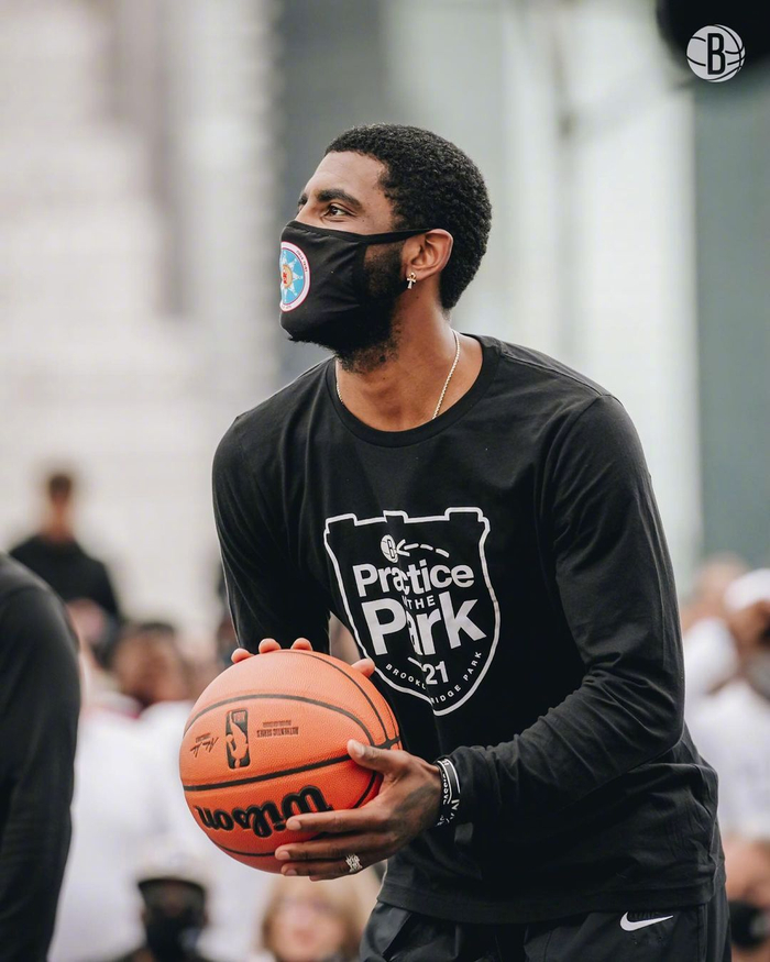 闭眼站立 闭眼站立